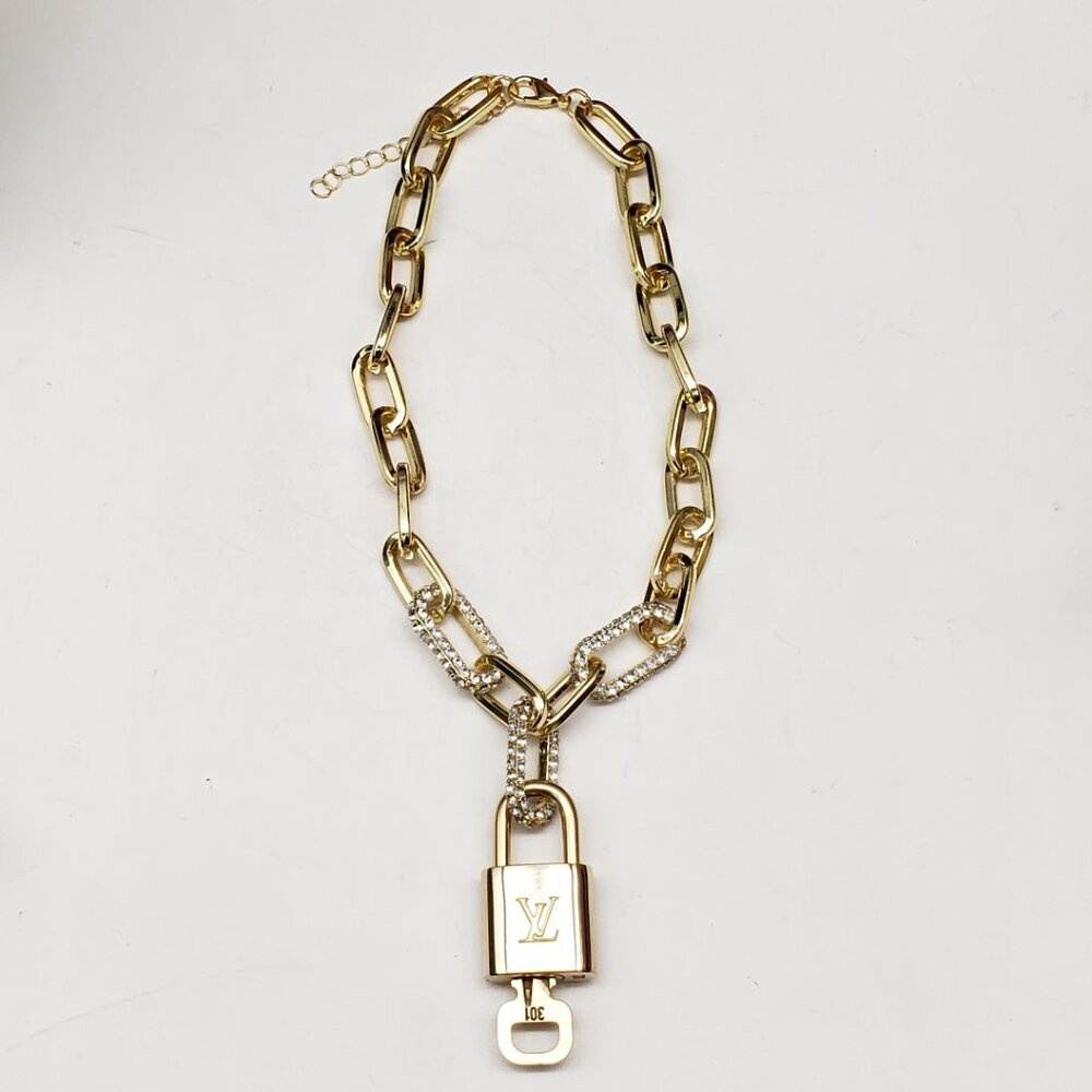 Authentic Louis Vuitton Lock & Key w/ Unbranded Gold Plated Gold Chain Necklace
